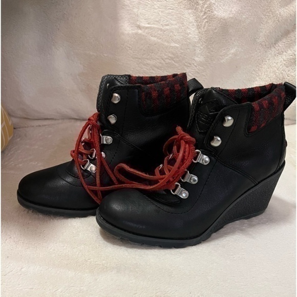 Sperry BOGO women’s fall winter wedge booties size 7 red plaid laces ⚫️